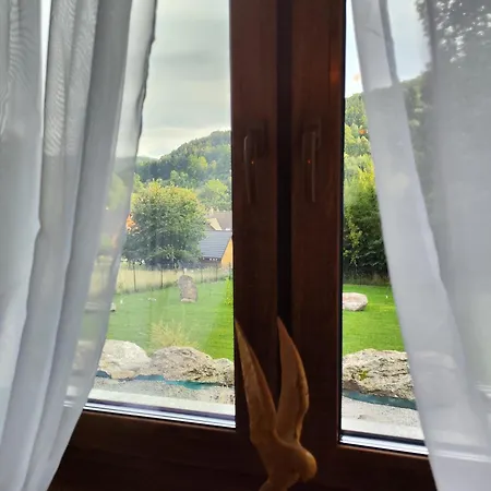 Somewhere Between Apartmán